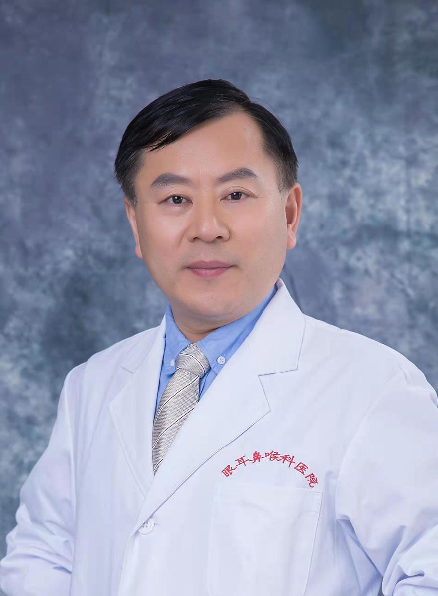名医复旦大学附属眼耳鼻喉科医院眼科主任卢奕指尖的光明使者